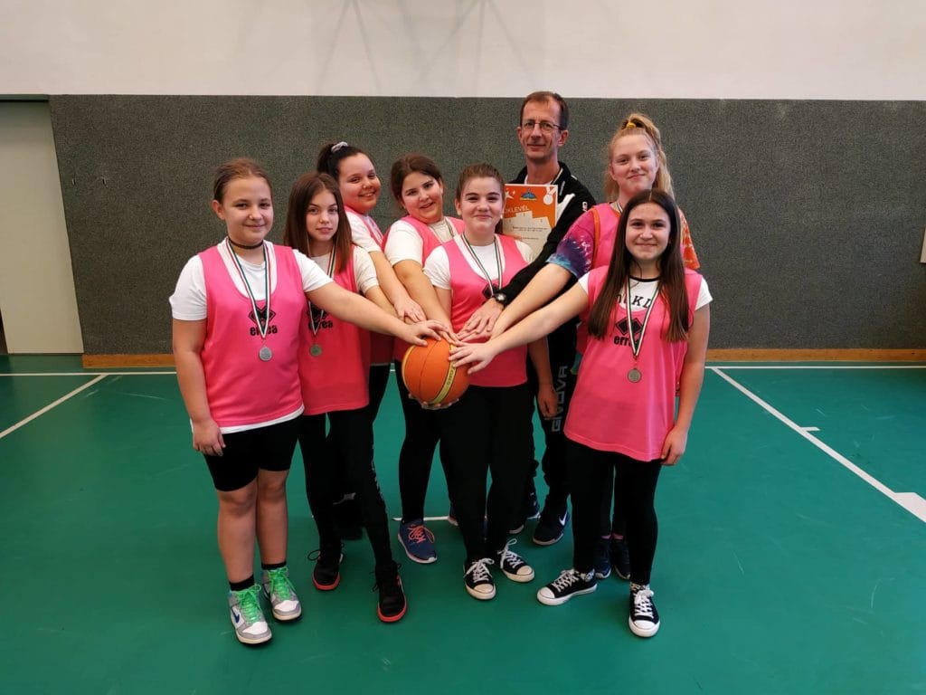 82821934_197005454775846_7779192955771813888_n